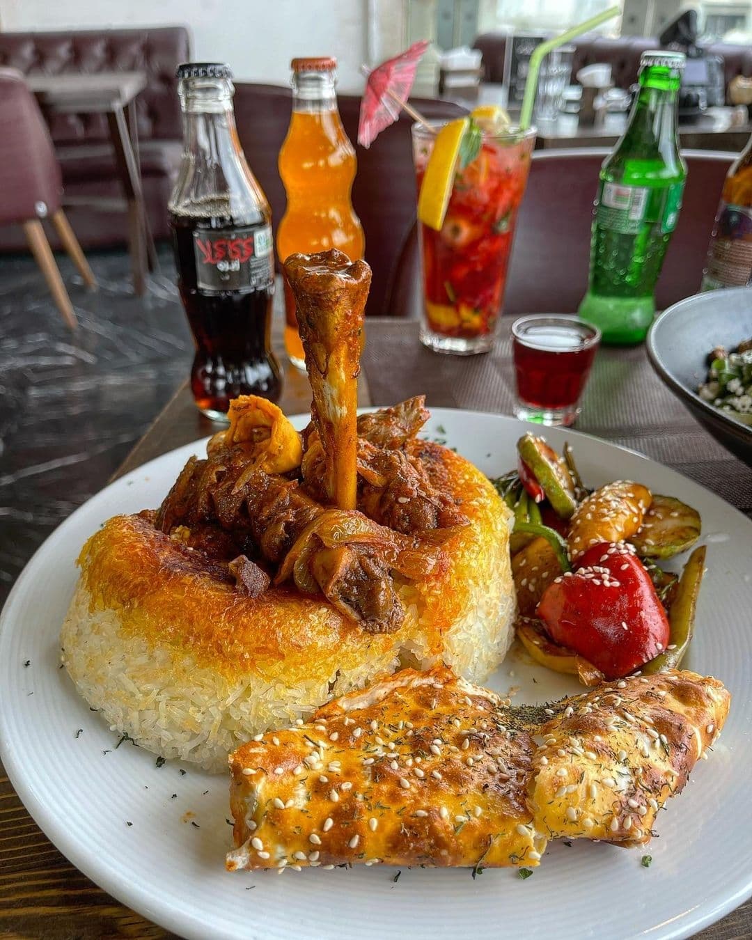 رستوران رمز و راز