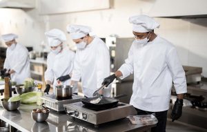 آشپزخانه صنعتی مدرن و بهداشتی